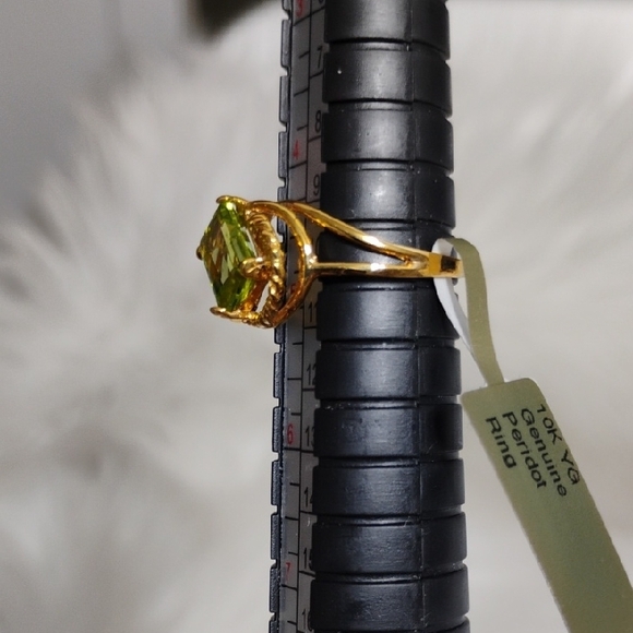 SALE! New 10kt Solid Gold Genuine Peridot Engagement/Gift Ring W Box - Picture 8 of 14